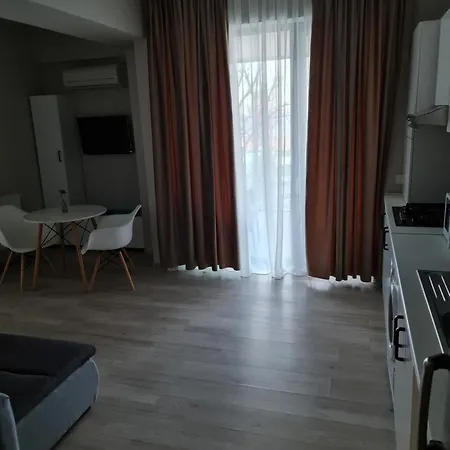 Pupa * Mamaia