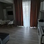 Pupa * Mamaia